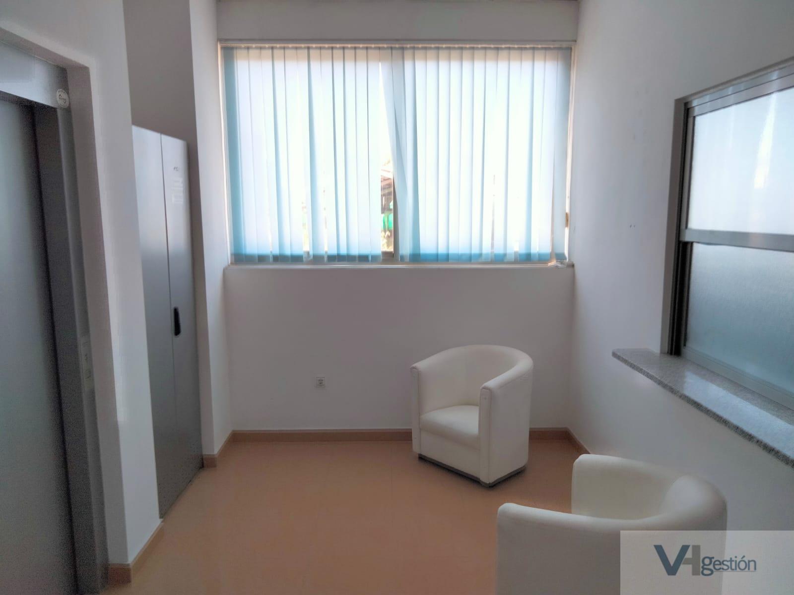 Venta de oficina en Villamartín Venta de oficina en Villamartín