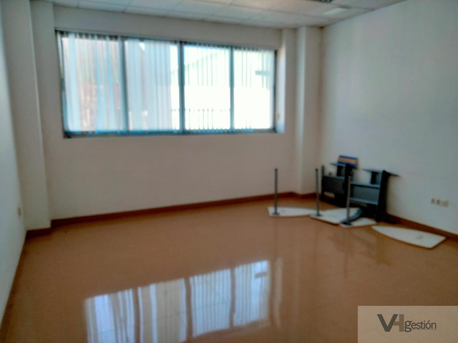 Venta de oficina en Villamartín Venta de oficina en Villamartín