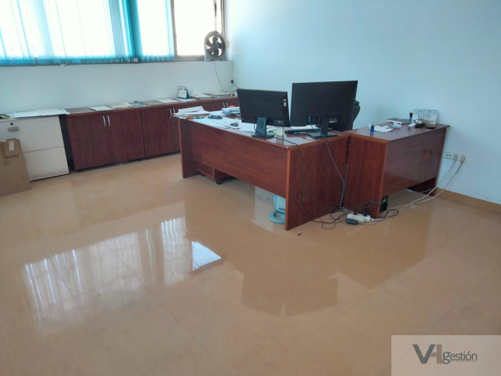 Venta de oficina en Villamartín Venta de oficina en Villamartín