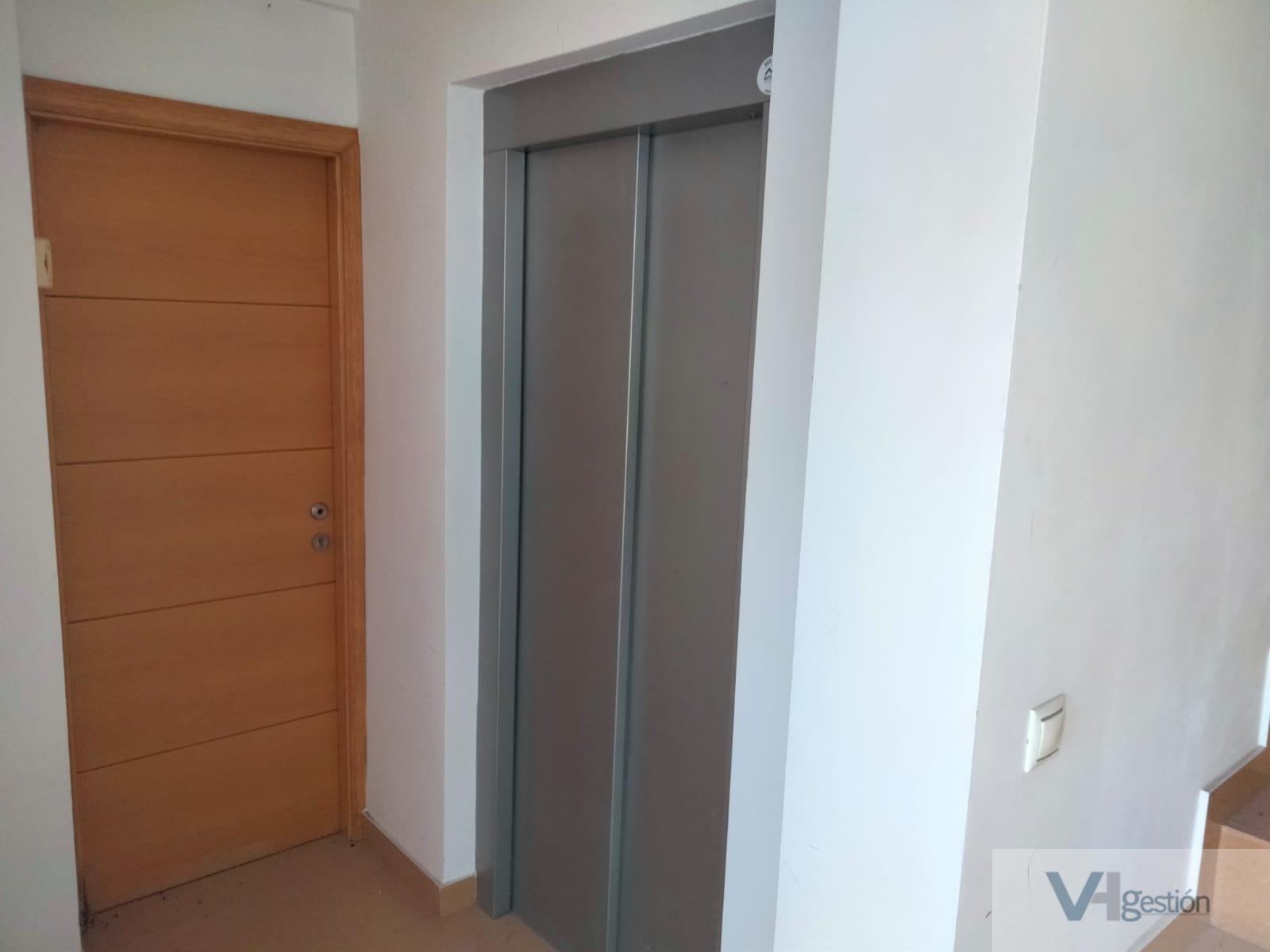 Venta de oficina en Villamartín Venta de oficina en Villamartín