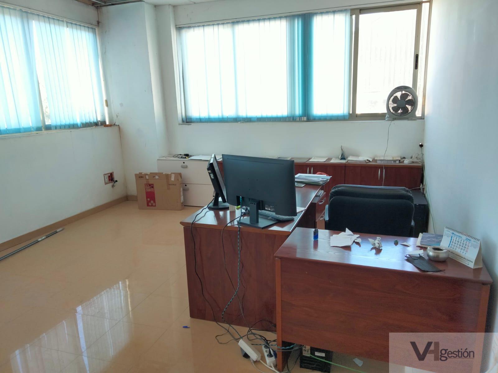 Venta de oficina en Villamartín Venta de oficina en Villamartín