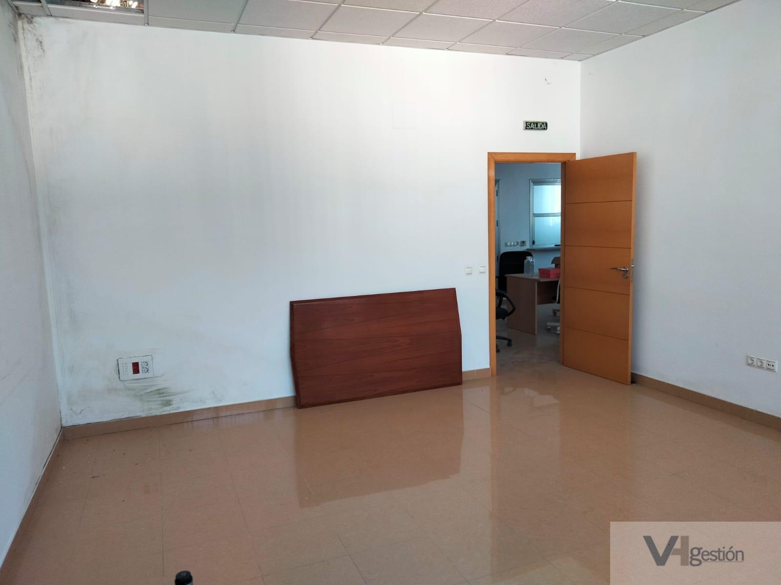 Venta de oficina en Villamartín Venta de oficina en Villamartín