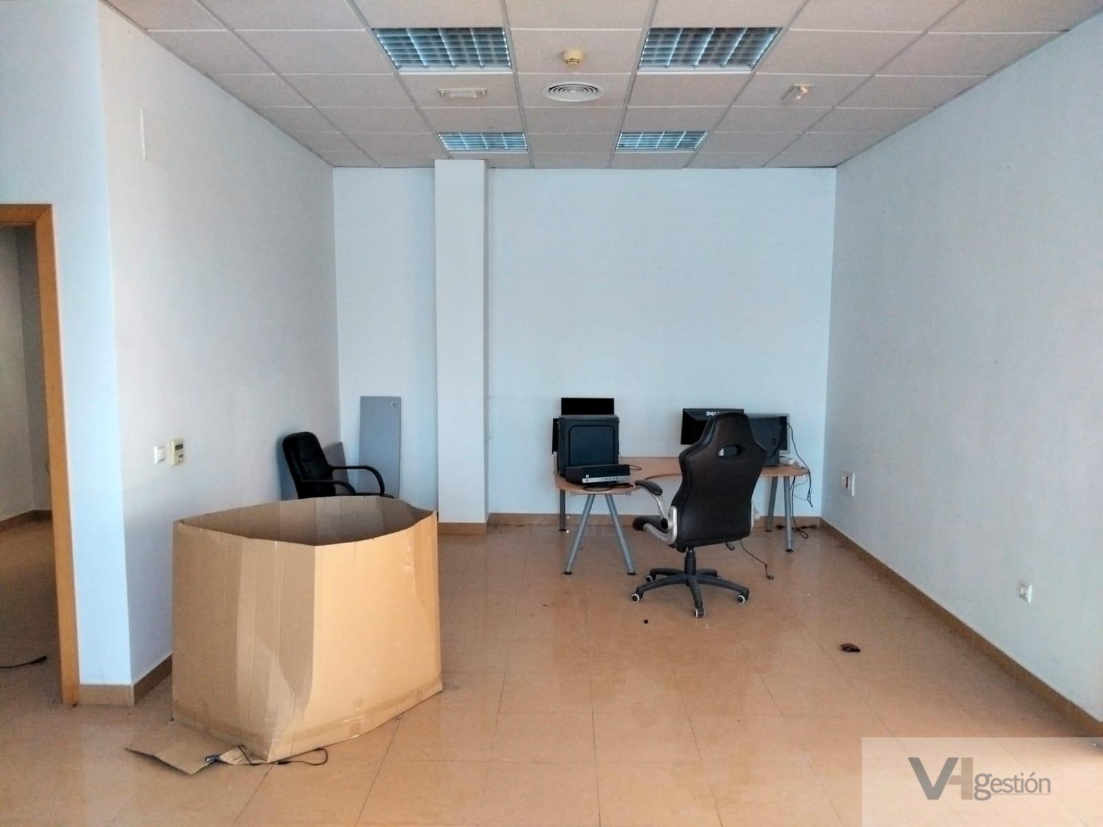 Venta de oficina en Villamartín Venta de oficina en Villamartín