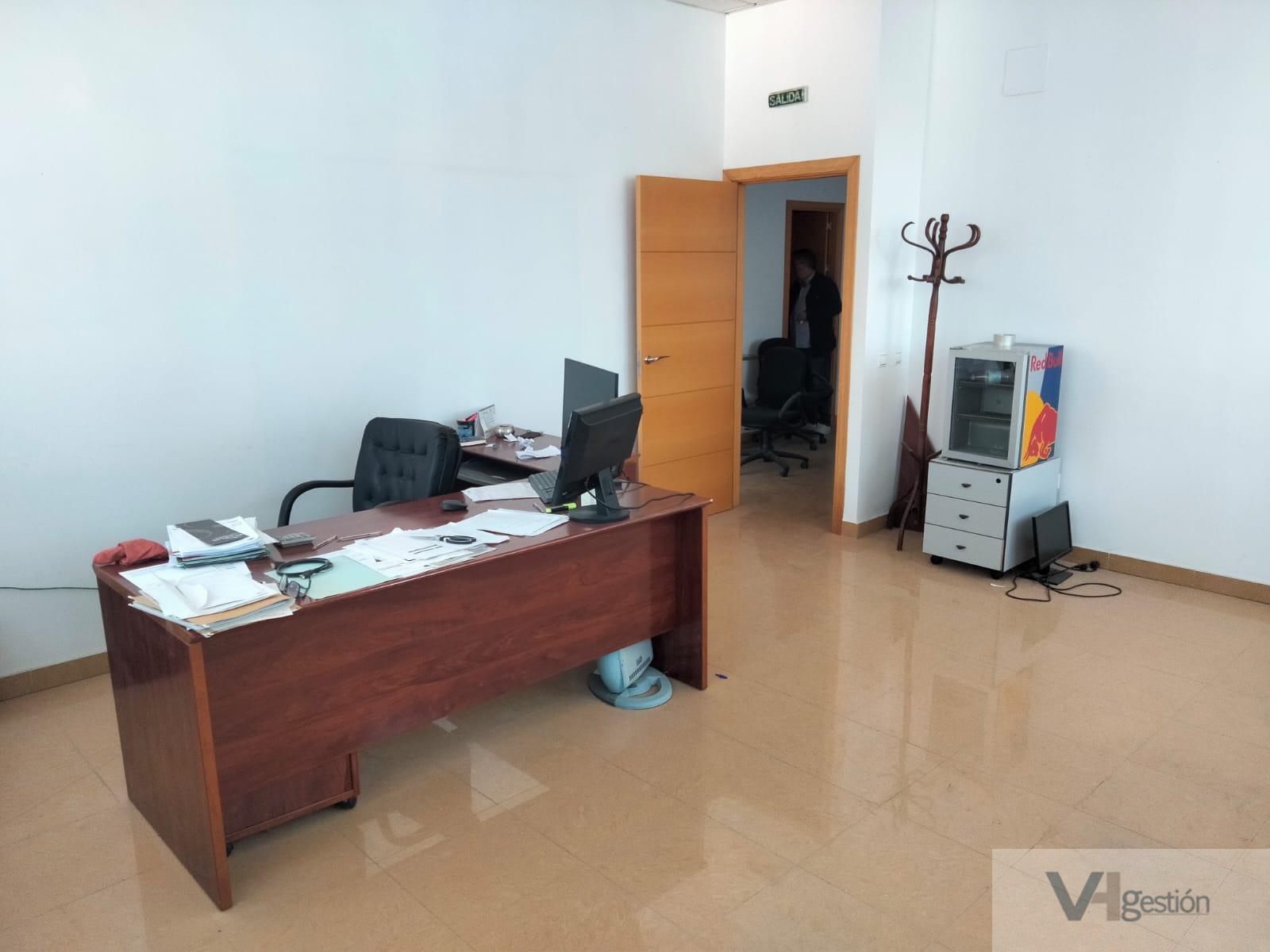 Venta de oficina en Villamartín Venta de oficina en Villamartín