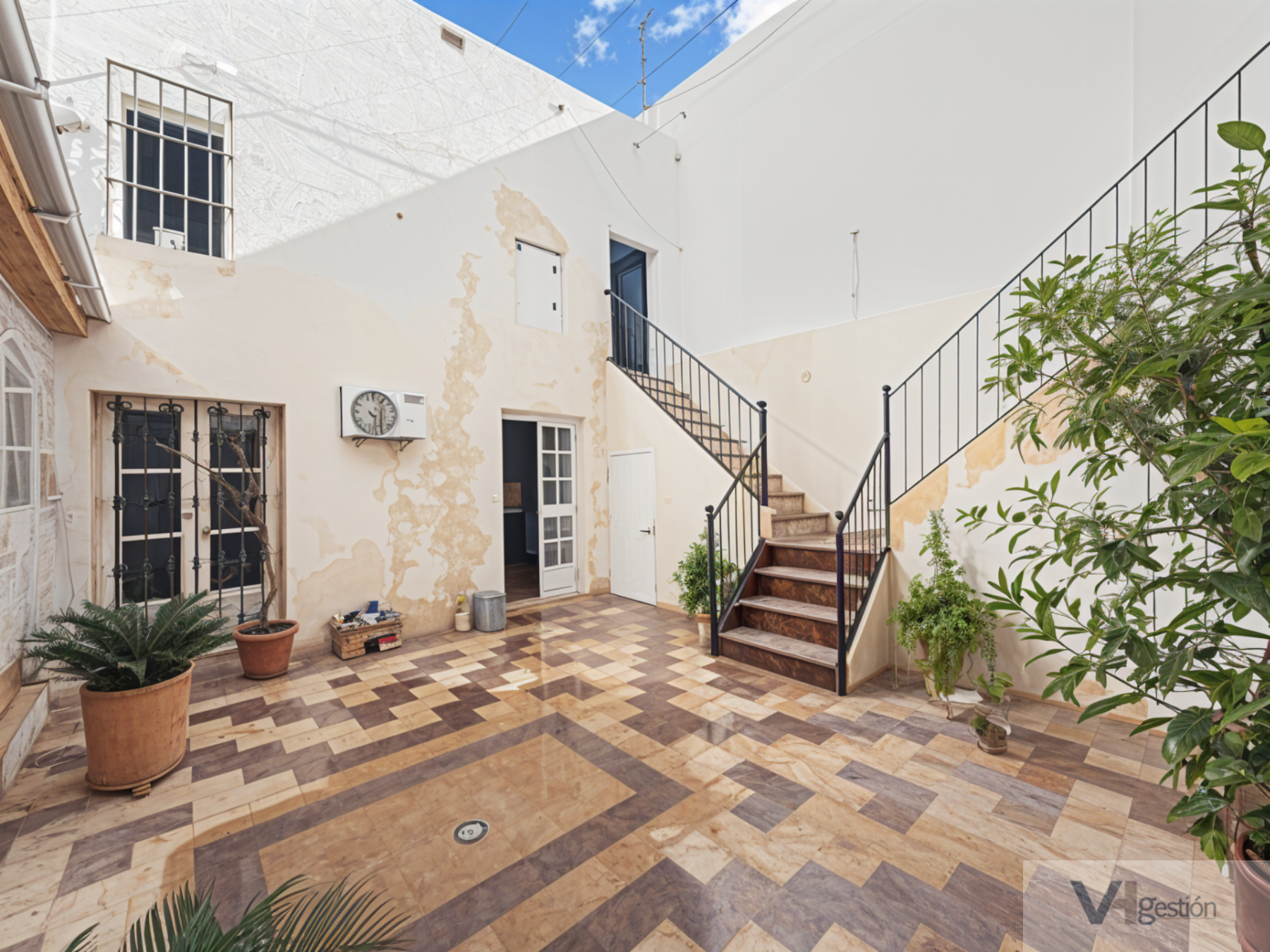 For sale of house in Villamartín