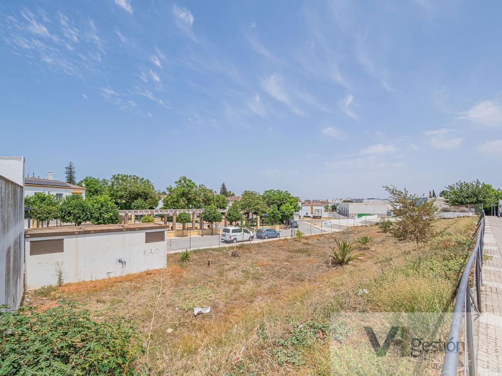 Venta de terreno en Castilleja de la Cuesta