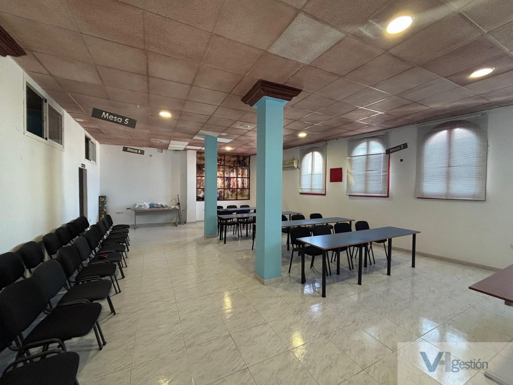 Venta de local en Villamartín
