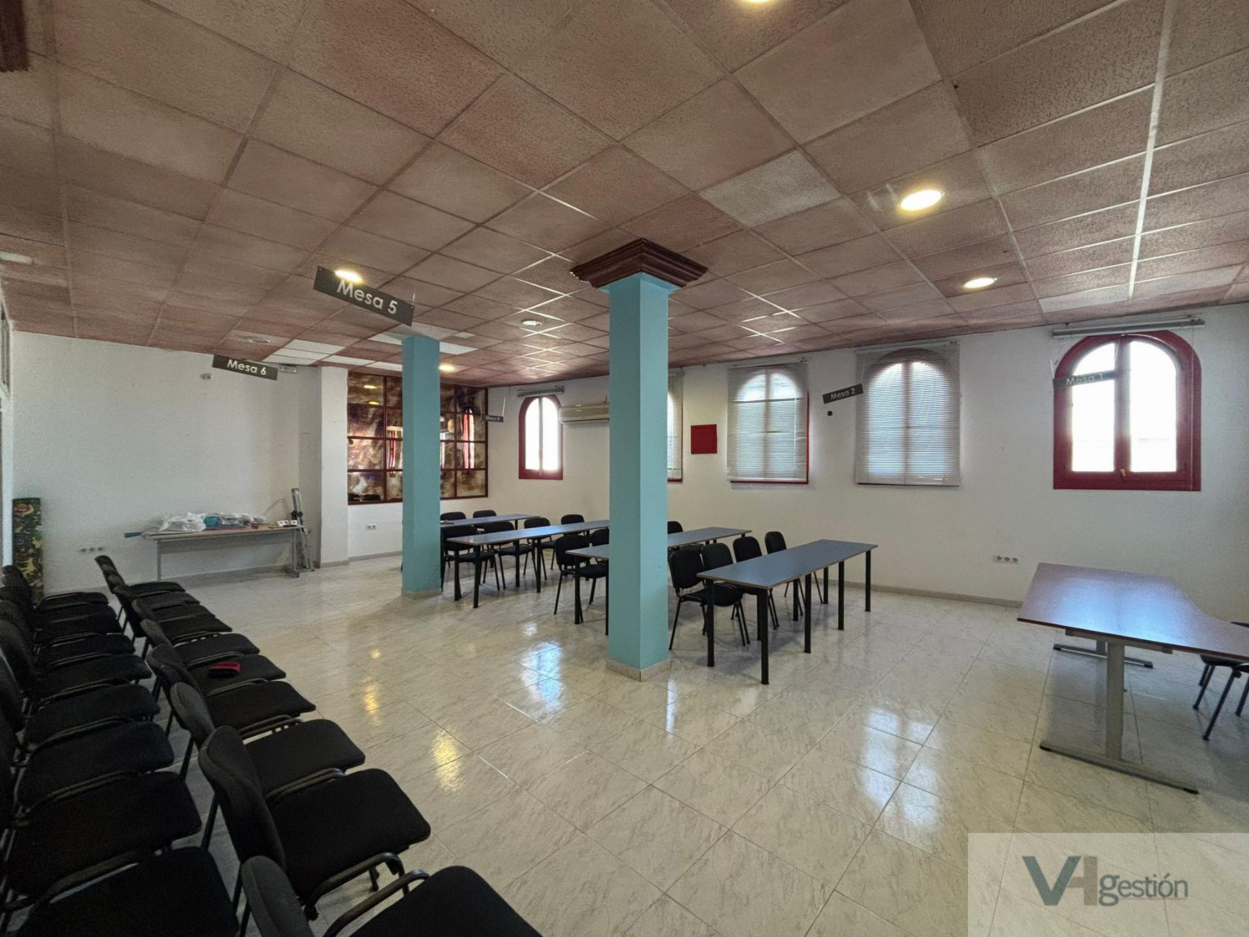 Venta de local en Villamartín