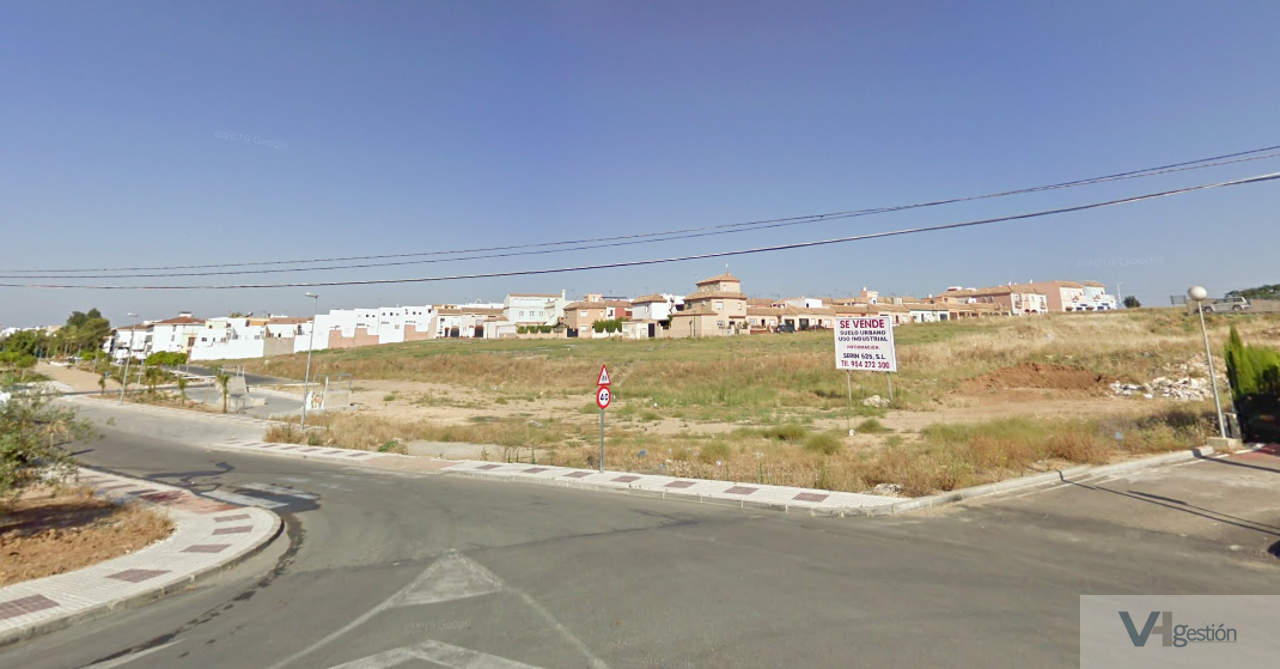 Venta de terreno en Alcalá del Río
