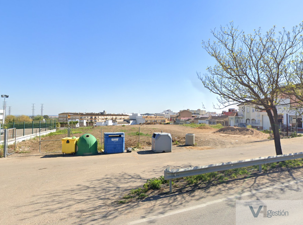 Venta de terreno en Alcalá del Río
