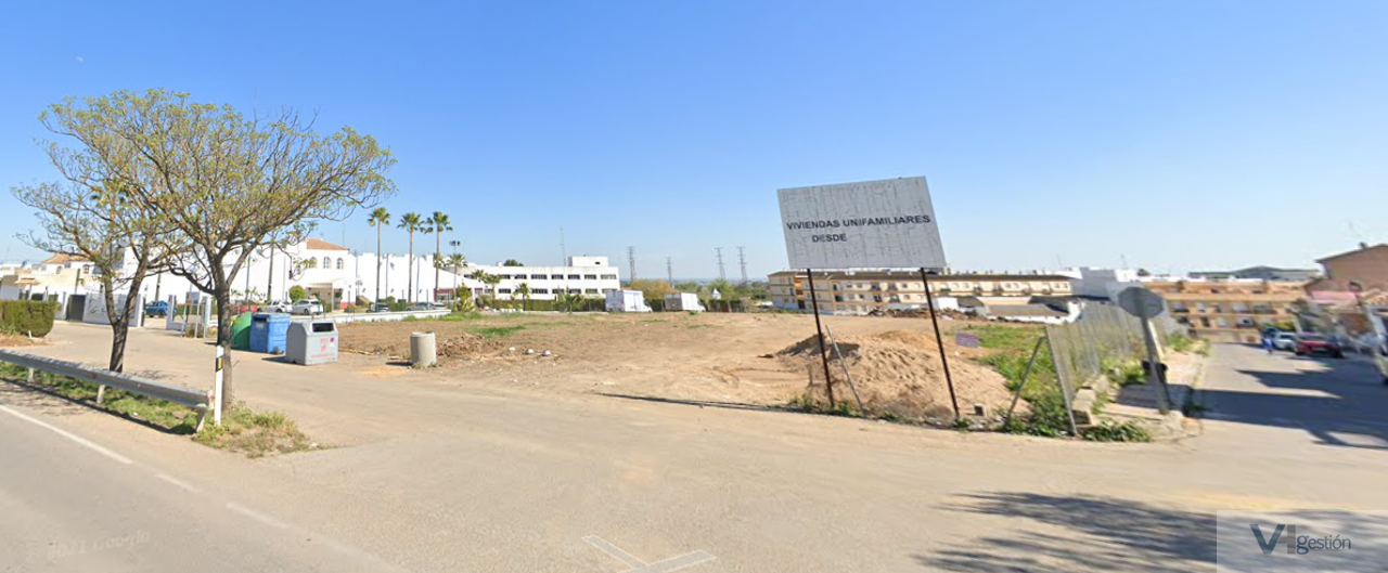 Venta de terreno en Alcalá del Río