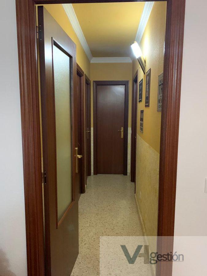 For sale of flat in Villamartín