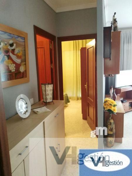 For sale of flat in Villamartín