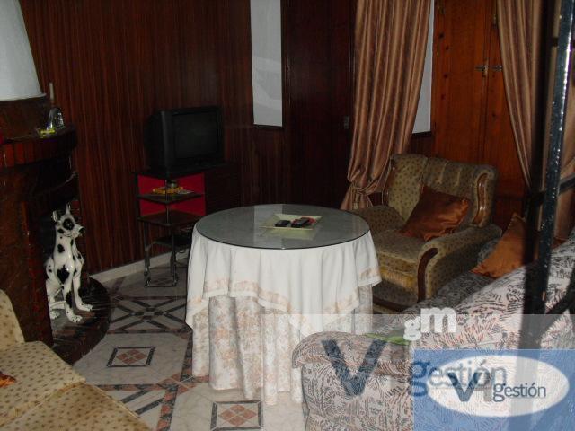 For sale of house in Villamartín