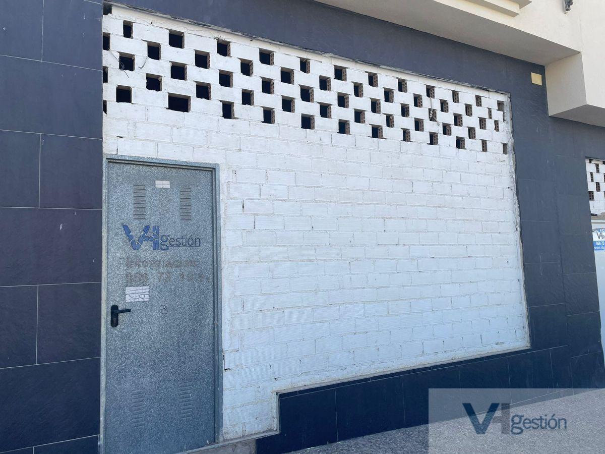 Venta de local comercial en Villamartín