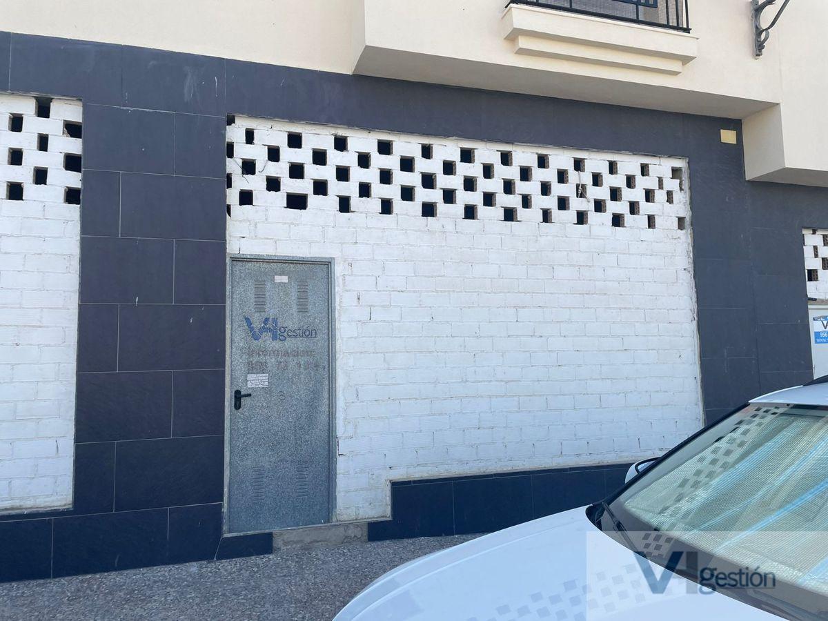 Venta de local comercial en Villamartín