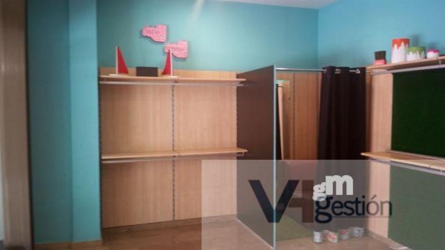 For rent of commercial in Villamartin