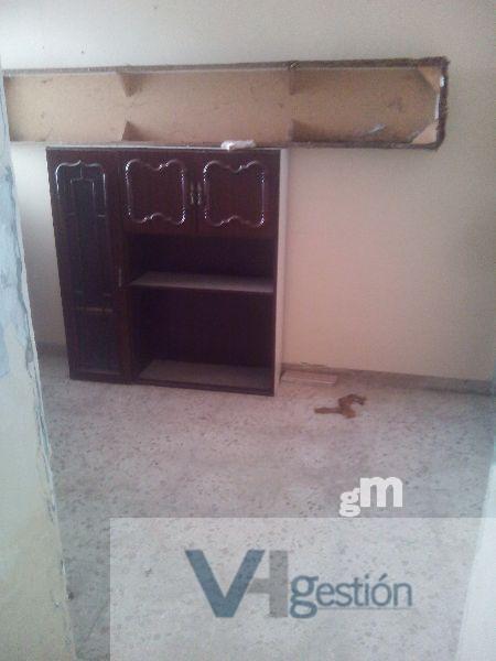 For sale of house in Villamartín