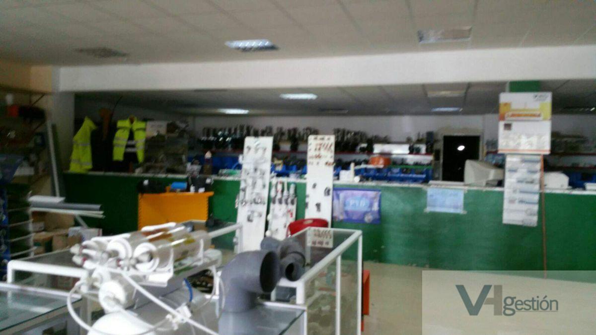 Venta de local comercial en Villamartin