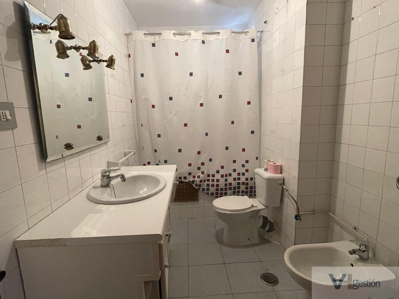For sale of flat in Villamartín