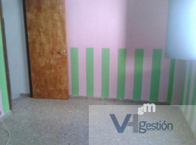 For sale of flat in Villamartín