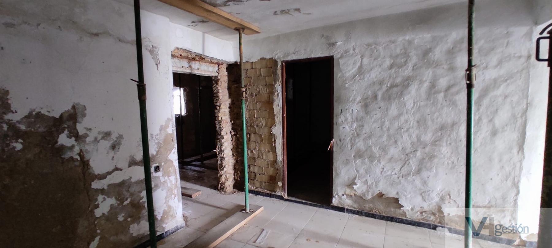 For sale of house in Villamartín