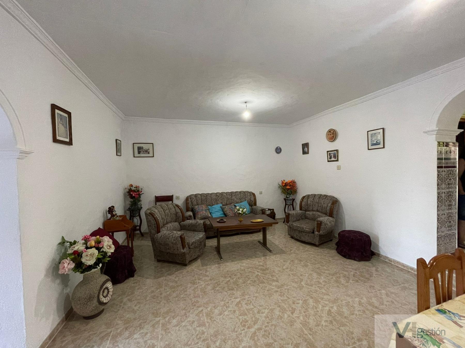 For sale of house in Villamartín