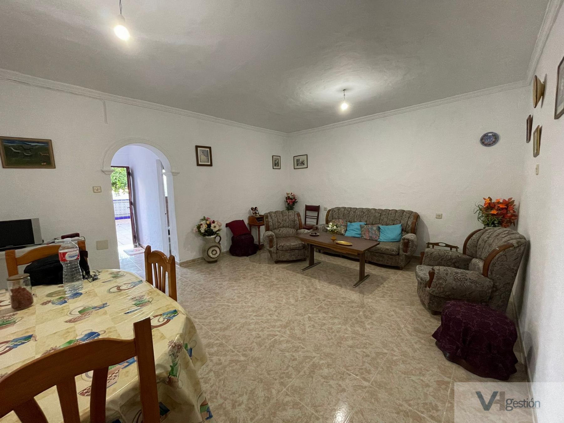 For sale of house in Villamartín