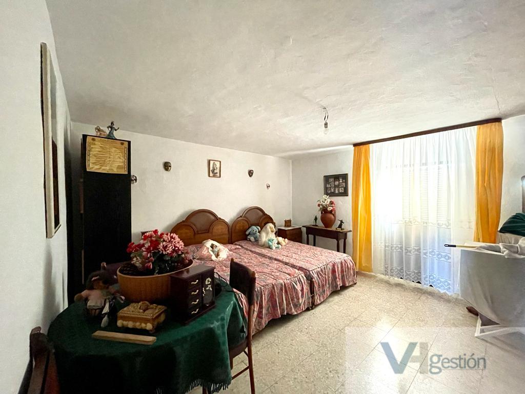 For sale of house in Villamartín