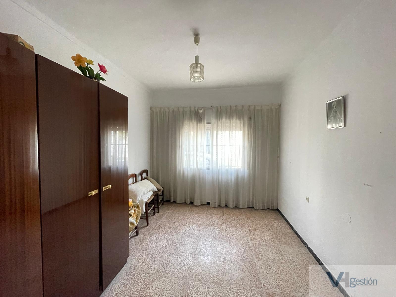 For sale of house in Villamartín