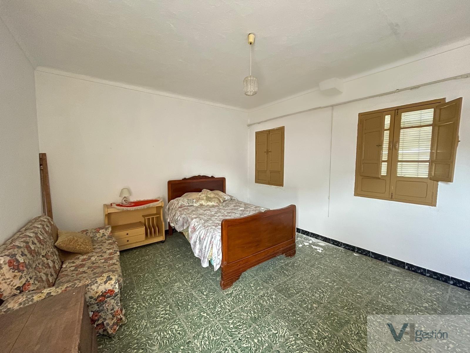 For sale of house in Villamartín