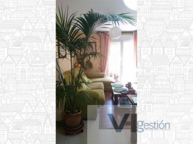 For sale of flat in Villamartín