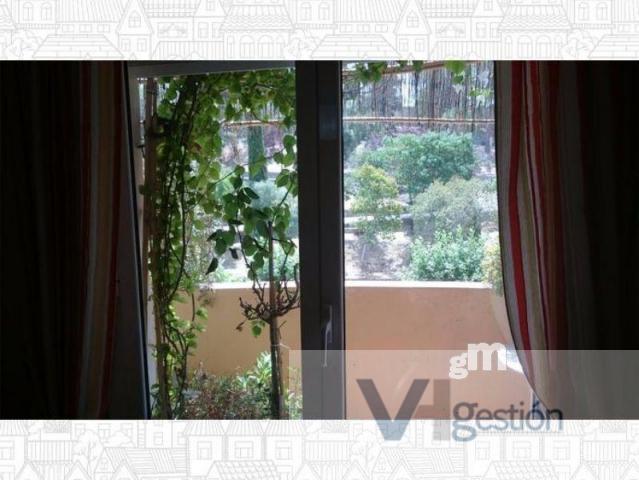 For sale of flat in Villamartín