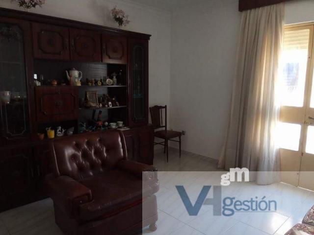 For sale of house in Villamartín