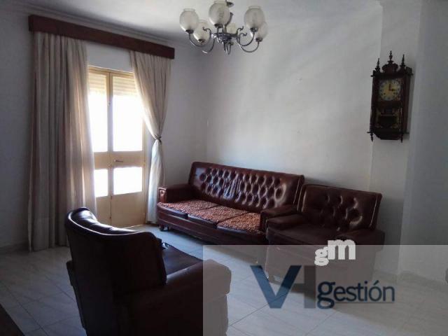 For sale of house in Villamartín