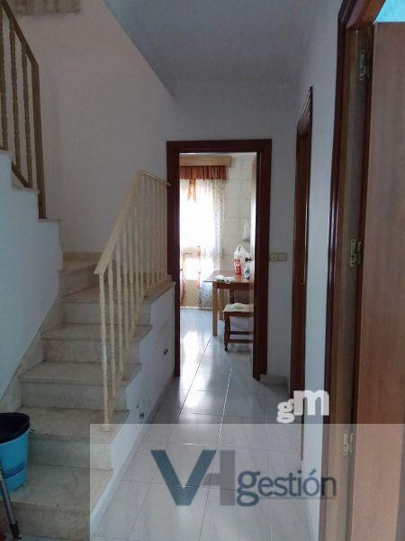 For sale of house in Villamartín