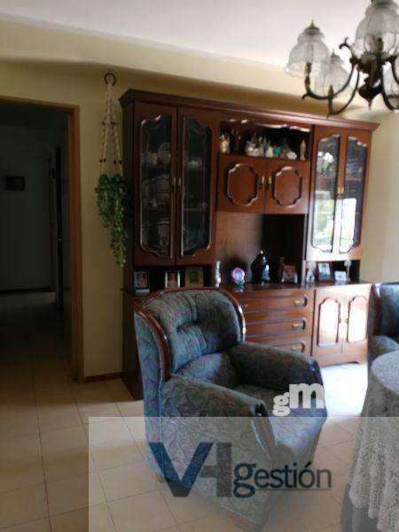 For sale of flat in Villamartín