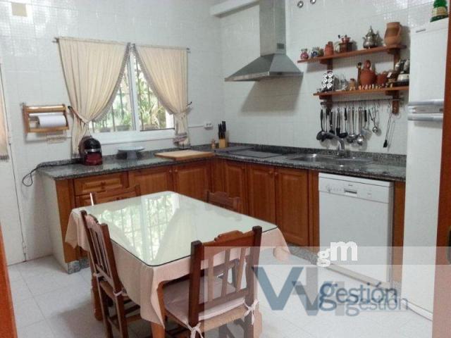 For sale of house in Villamartín