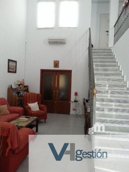 For sale of house in Villamartín