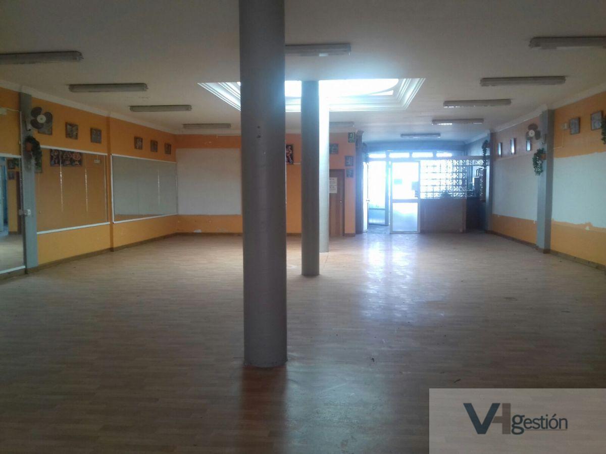 Venta de local comercial en Villamartín