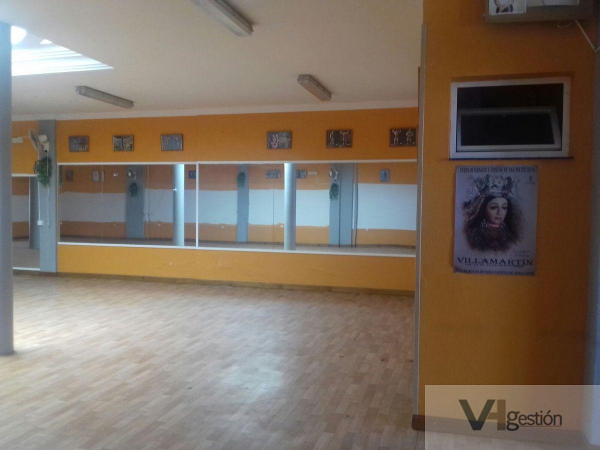 Venta de local comercial en Villamartín