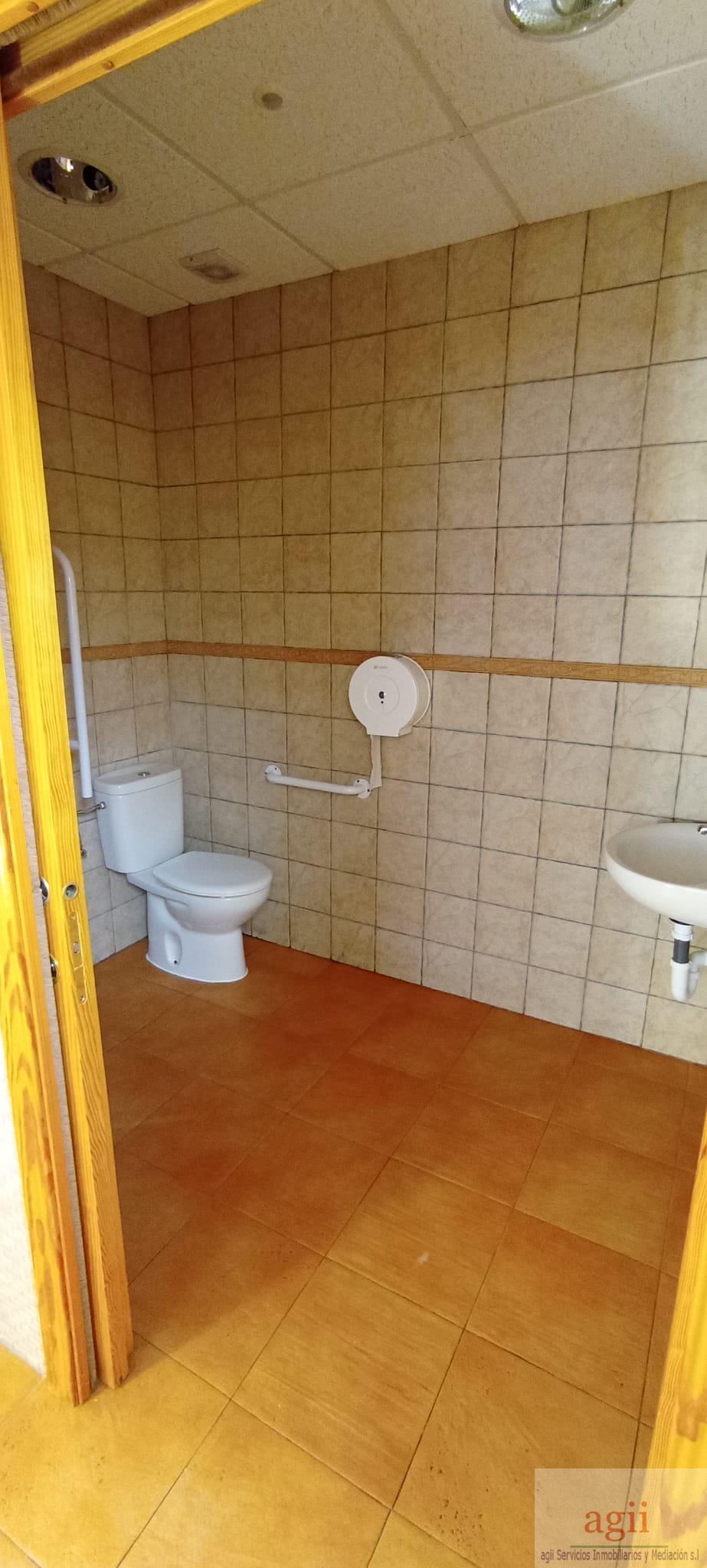 For sale of commercial in Alovera