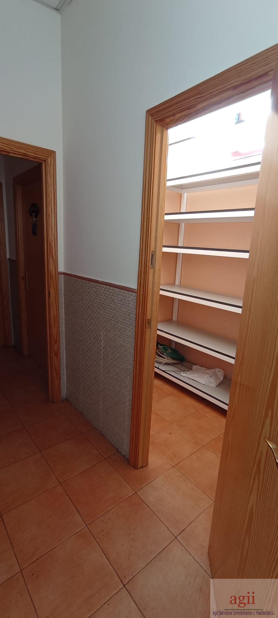 For sale of commercial in Alovera