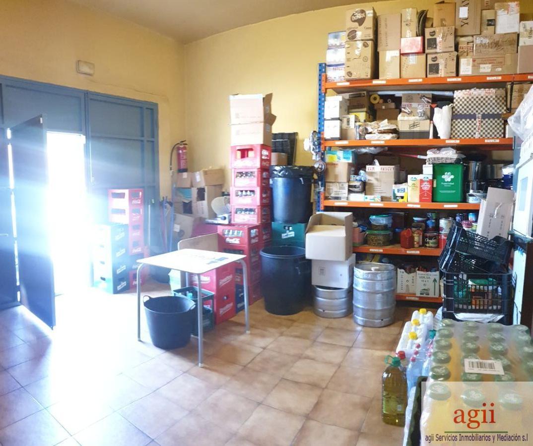 For sale of commercial in Dosbarrios