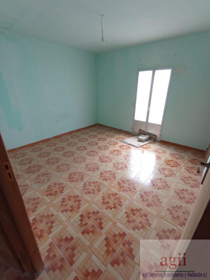 For sale of house in Pareja