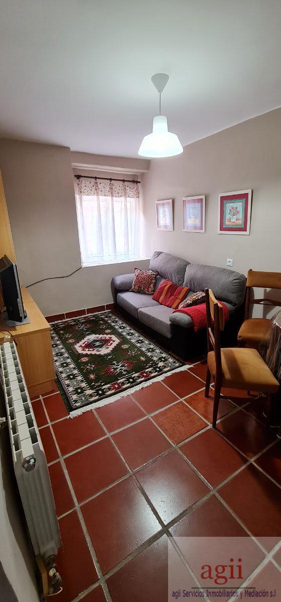 For sale of house in Mansilla de las Mulas