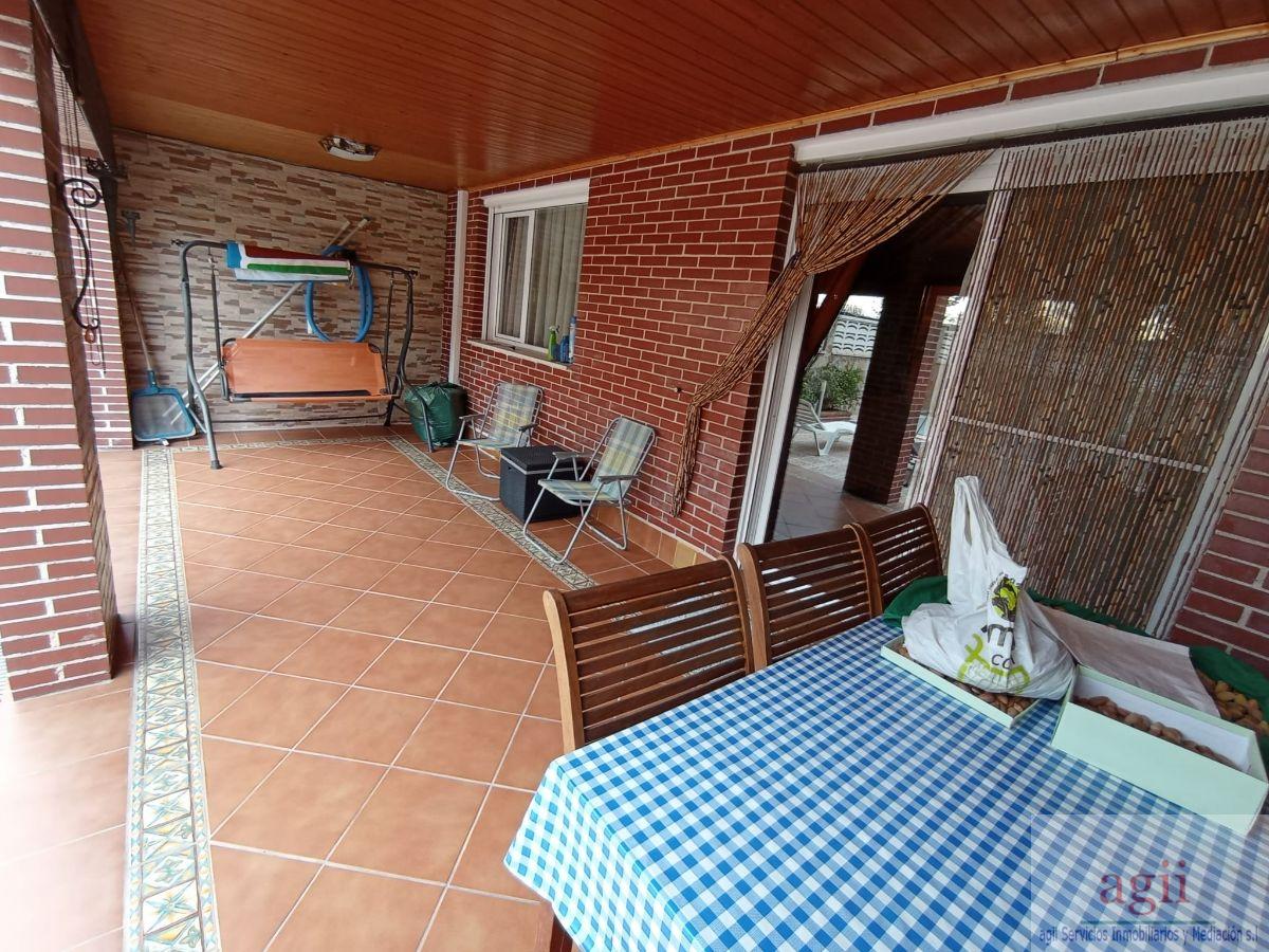 Venta de chalet en Tórtola de Henares