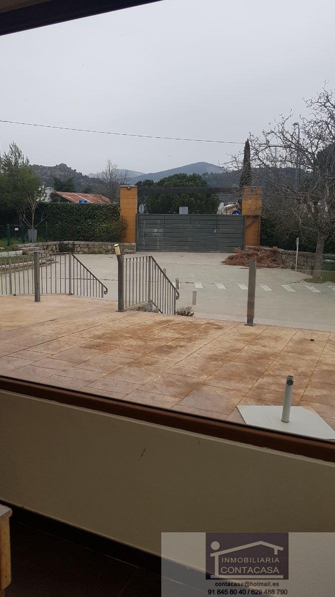 For sale of house in Becerril de la Sierra