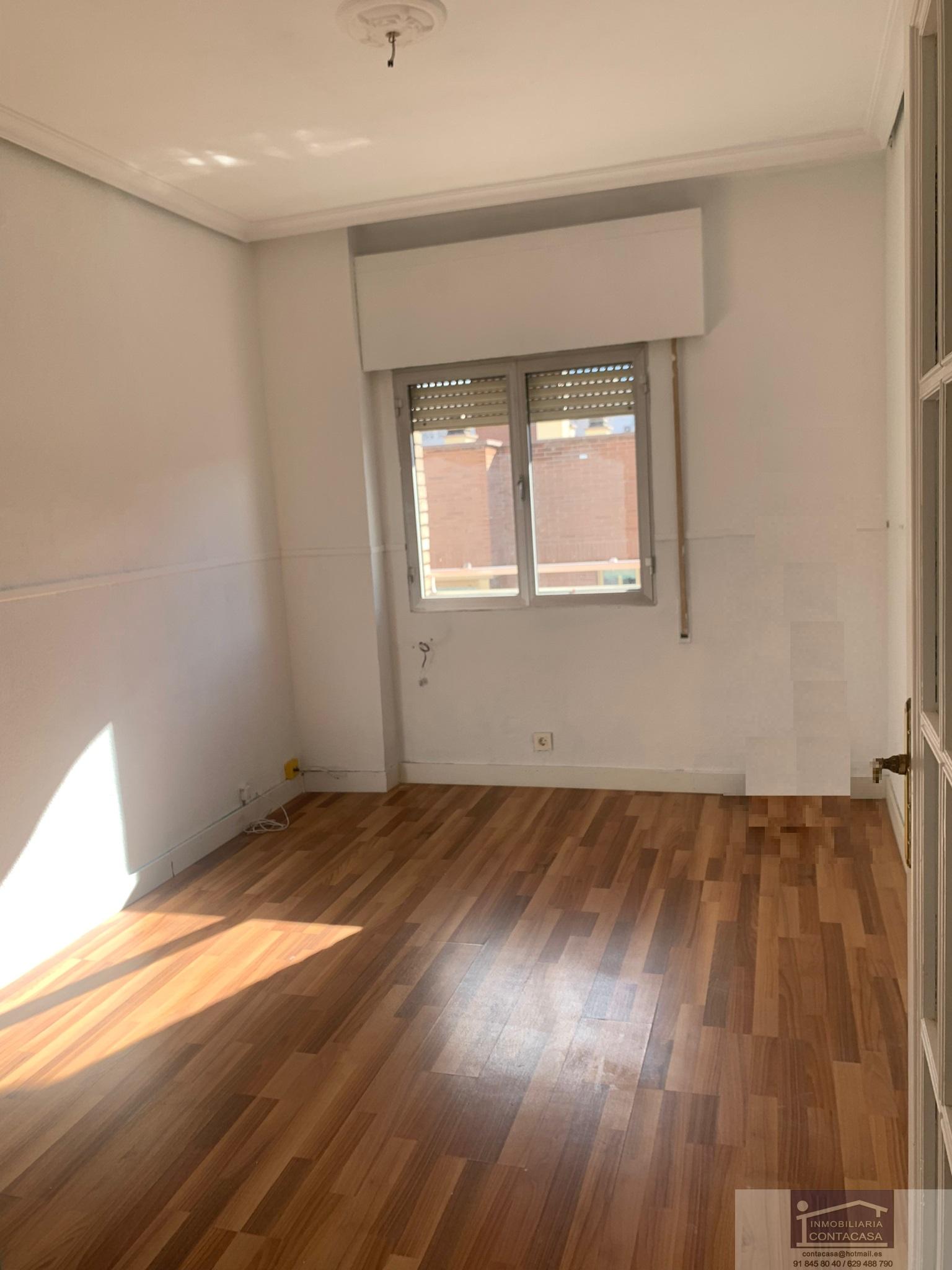 For sale of flat in Madrid
