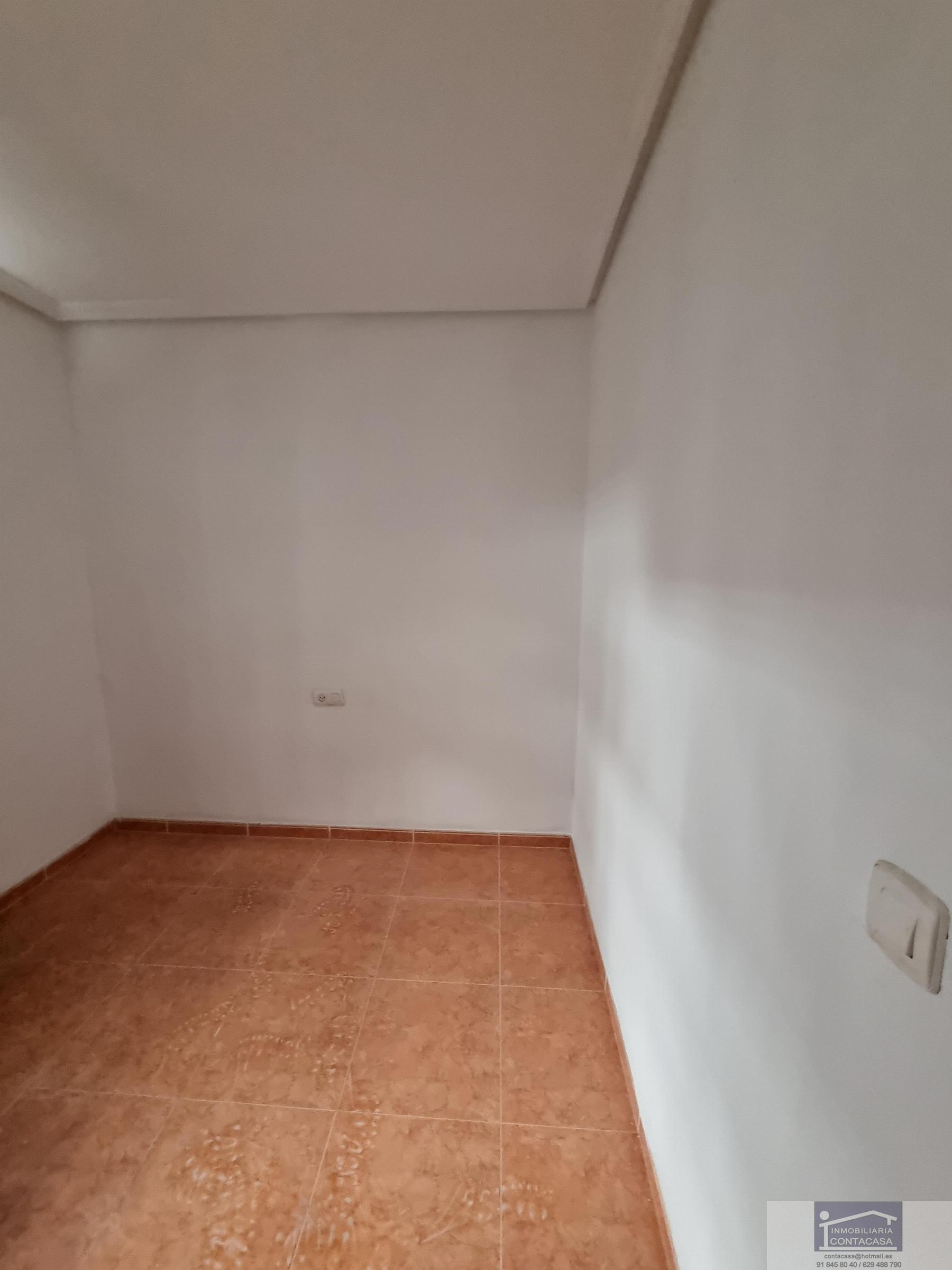 For sale of flat in Almería